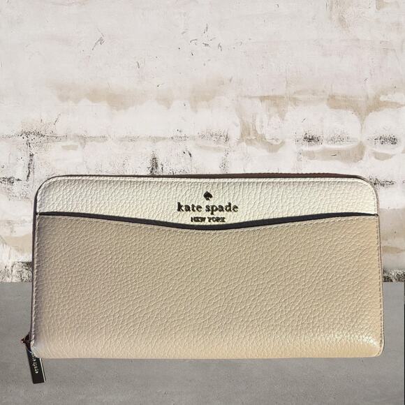kate spade Handbags - Kate Spade New York NWT Leila Large Continental Wallet In Light Sand